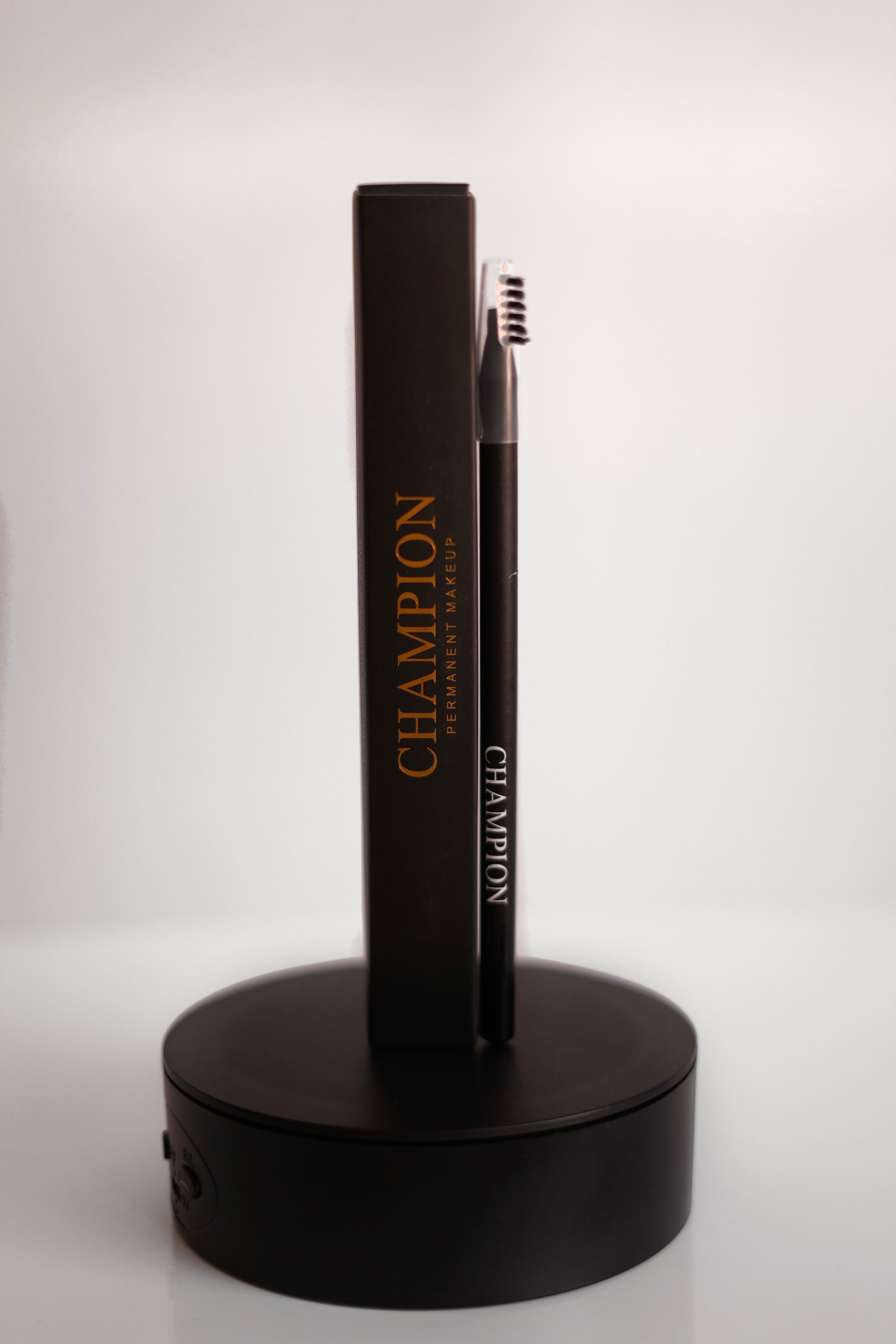 Matita per sopracciglia CHAMPION LIGHT (brown)